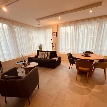 Christina's 2bed-third Floor דירה